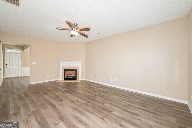 Building Photo - 462 Marsh Lake Rd SE