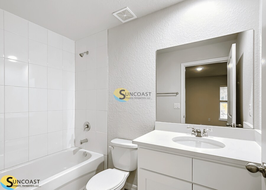 Building Photo - 9368 N Peachtree Way