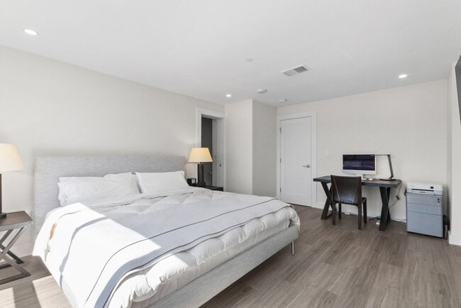 Building Photo - 199 Coolidge Ave