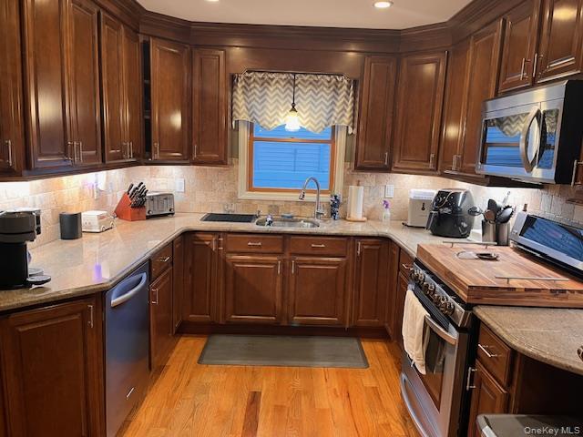 Building Photo - 169 N Manhattan Ave