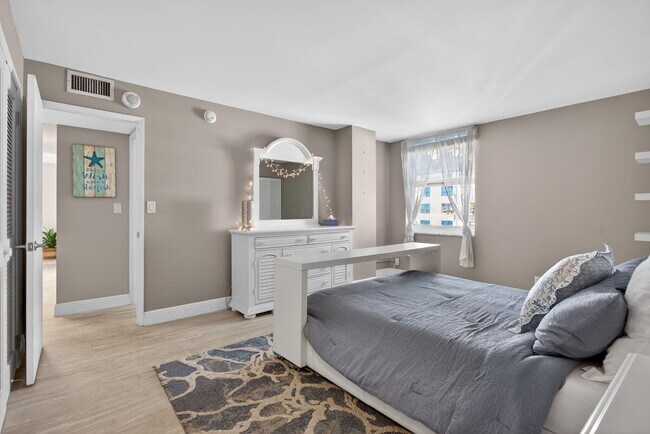 Building Photo - 111 Briny Ave