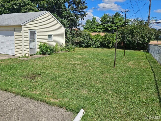Building Photo - 1292 Cleveland Dr