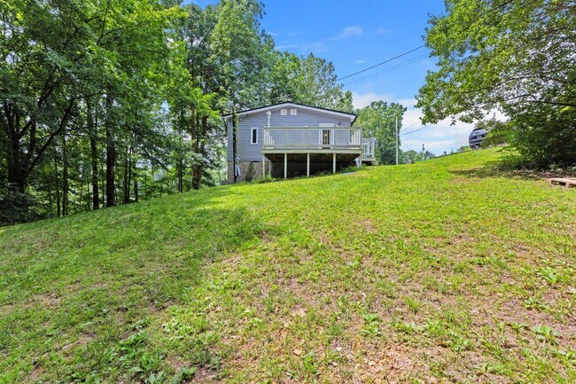 Building Photo - 1022 Dogwood Ln