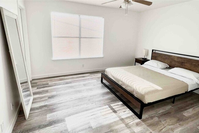 Building Photo - 1708-1710-1710 Horseshoe Cir