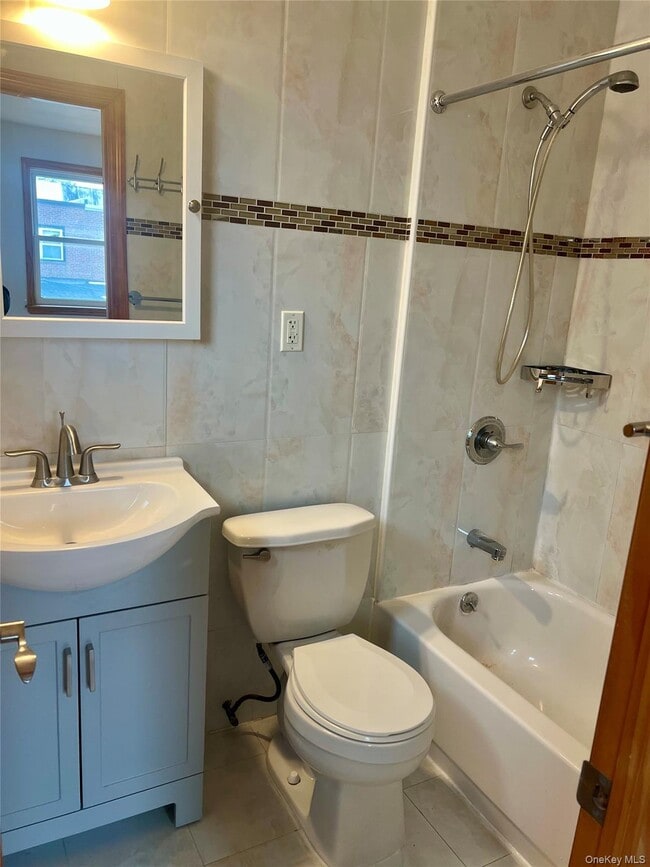 Building Photo - 148-42 59th Ave