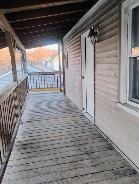 Building Photo - 100 Ashland St