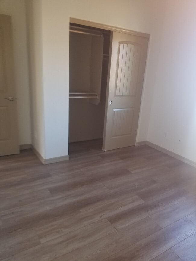 Third light filled bedroom with closet - 5180 N Roadrunner Dr