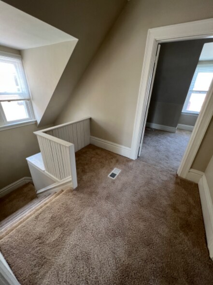 Building Photo - 730 California Ave