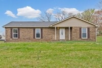 Building Photo - Pet Friendly Three Bedroom!