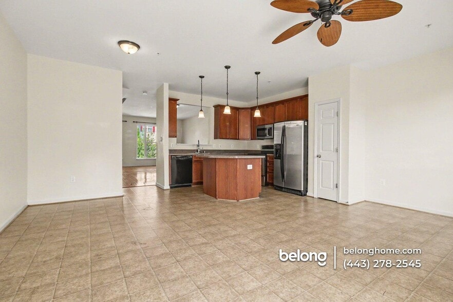 Building Photo - 2532 Emerson Dr