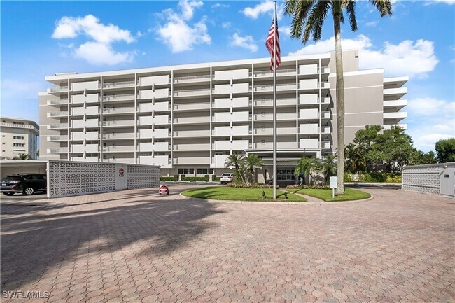 Building Photo - 3443 Gulf Shore Blvd N