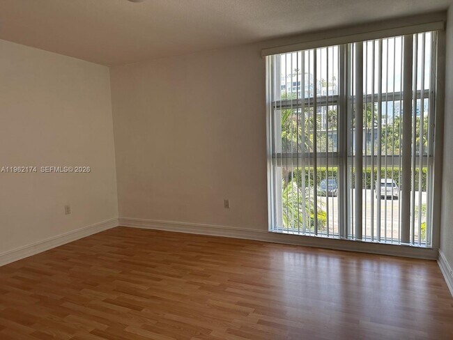 Building Photo - 1080 99th St