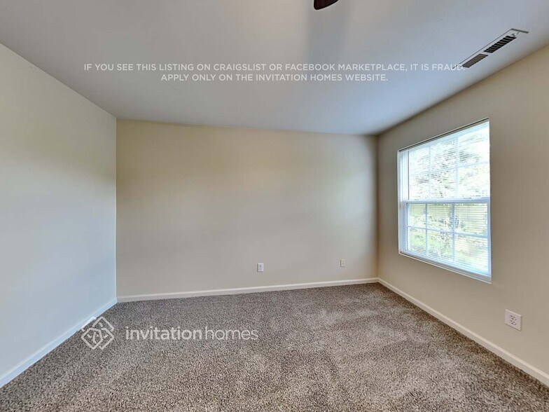Building Photo - 4104 Hampstead Village Dr