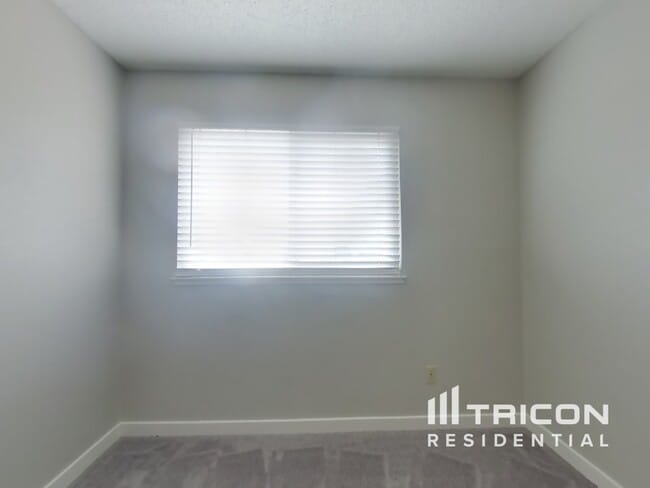 Building Photo - 801 Newport Way