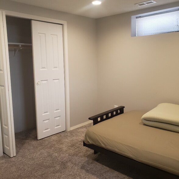 Building Photo - 4335 S 50th St