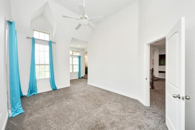 Building Photo - 28934 Endeavor River Rd