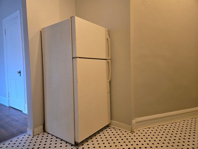 Building Photo - 1 Bed 1 Bath Apartment Cap Hill
