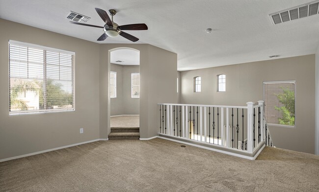 Building Photo - 4129 E Clubview Dr
