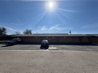 Building Photo - 806 Safady Ave