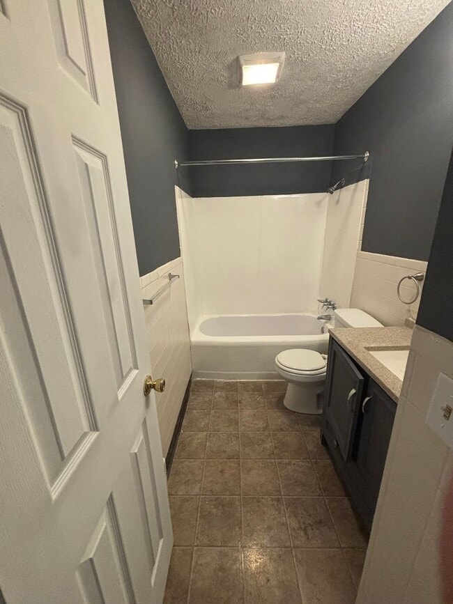 Building Photo - Section 8 Welcomed! Beautifully Renovated ...