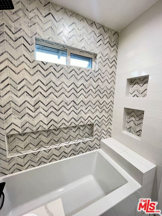 Building Photo - 5028 4th Ave