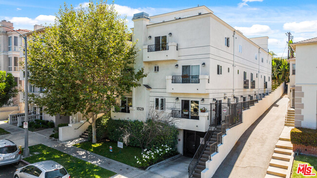Building Photo - 1529 S Beverly Dr