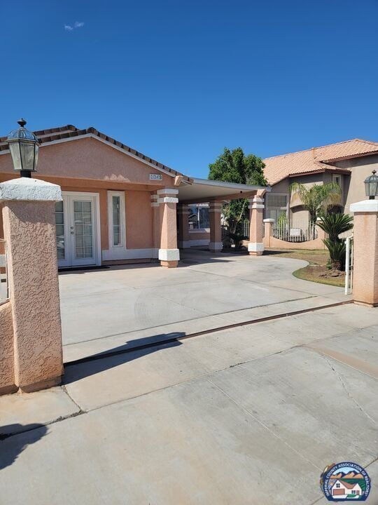 Primary Photo - 1049 Horizon St