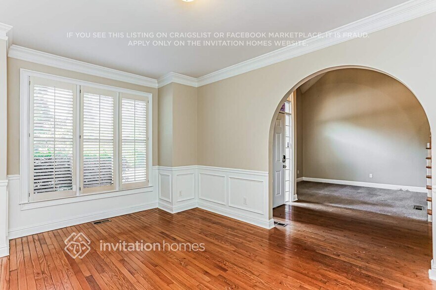 Building Photo - 2205 Thicket Ct