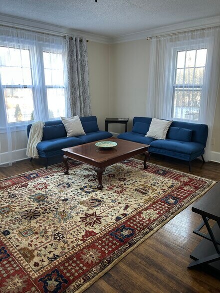 Building Photo - 2508 33rd Ave S