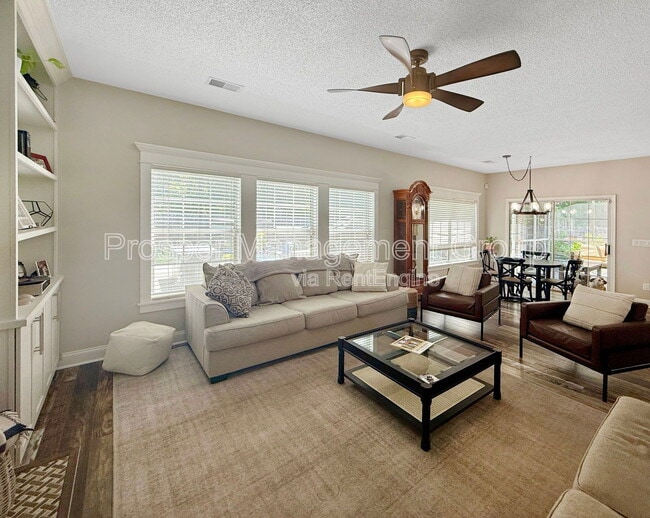 Building Photo - 578 Carters Grove Rd