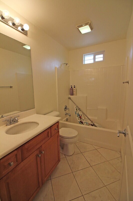 Building Photo - 28440 Mirabelle Ln