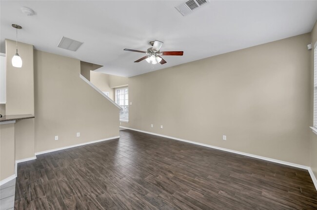 Building Photo - 19 Peach Ridge Pl