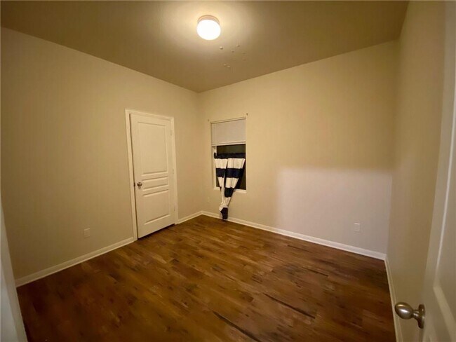 Building Photo - 172 Hollis Ln
