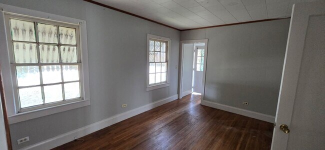 Building Photo - 3Bed/1 Bath House