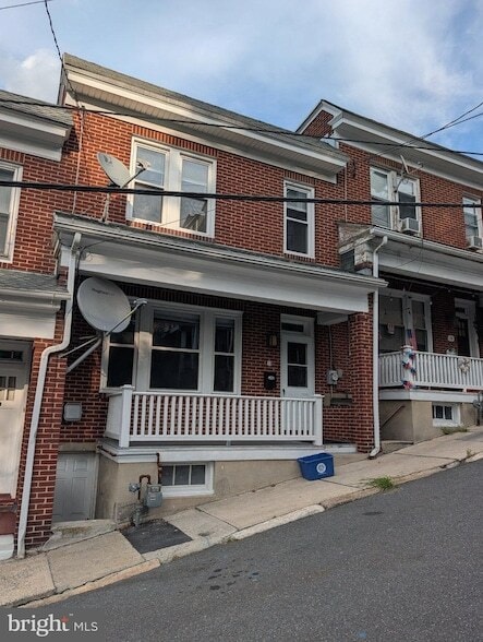 Building Photo - 14 S 12th St