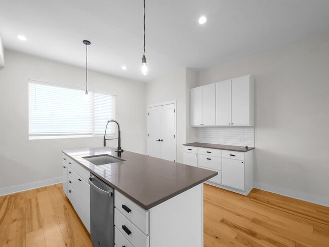 Building Photo - 1159 N 4th St