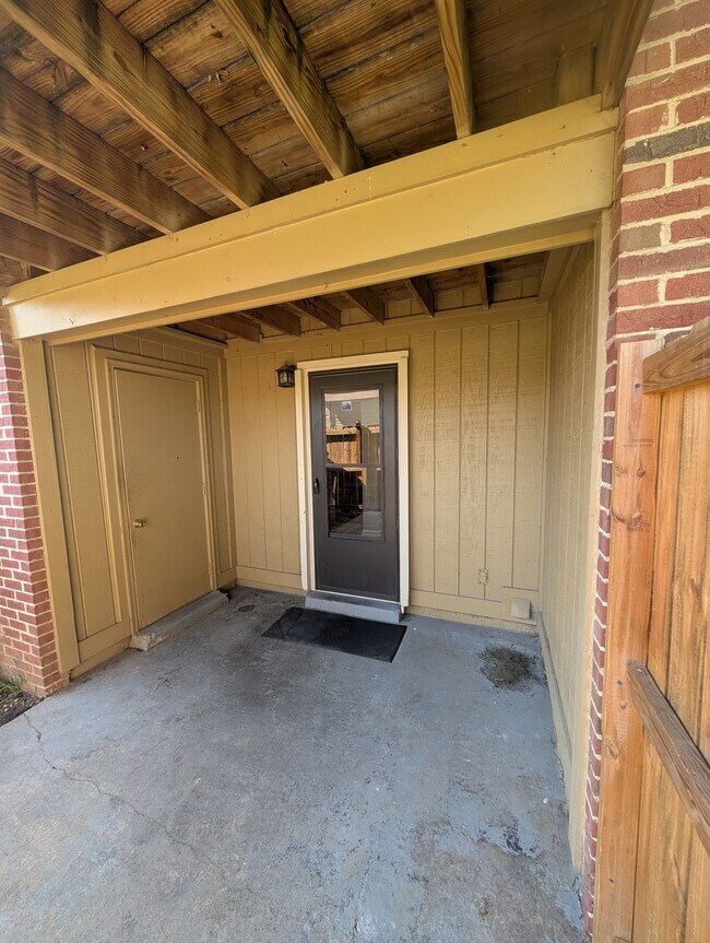 Building Photo - 501 Chandler Pl