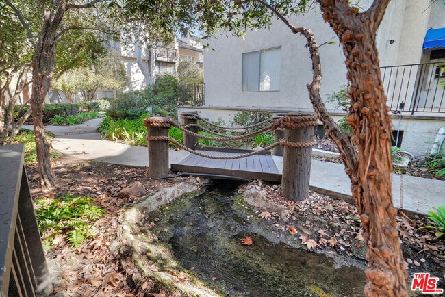 Building Photo - 9103 Summertime Ln