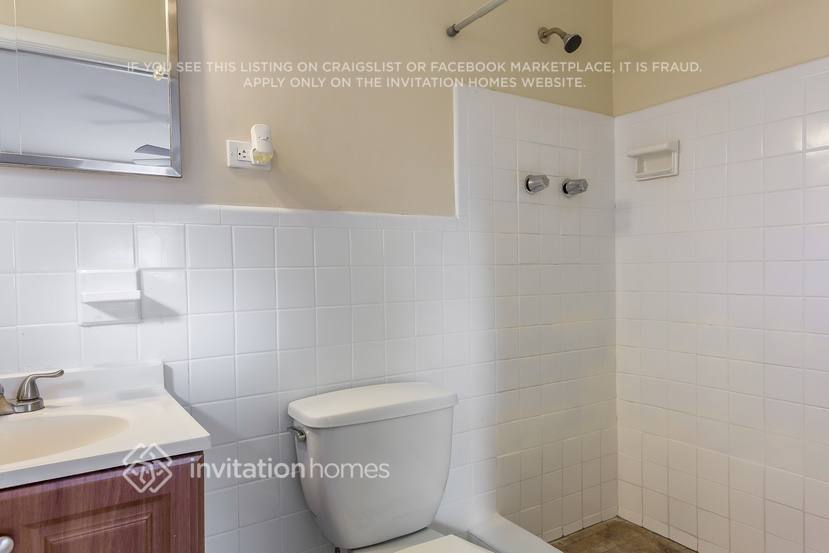 Building Photo - 533 W Dayton Cir