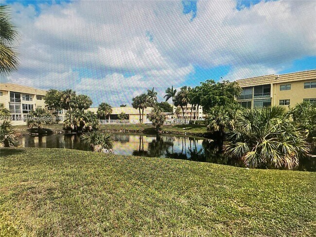 Primary Photo - 8285 Sunrise Lakes Blvd