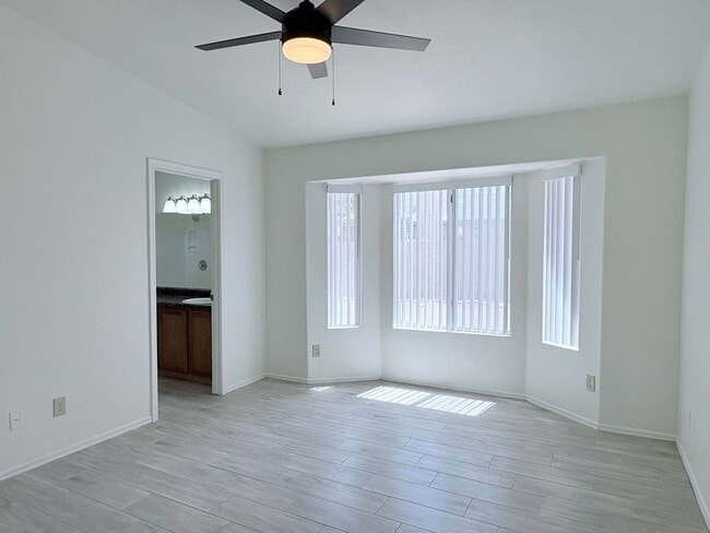 Building Photo - newly remodeled 3 bed/ 2 bath home