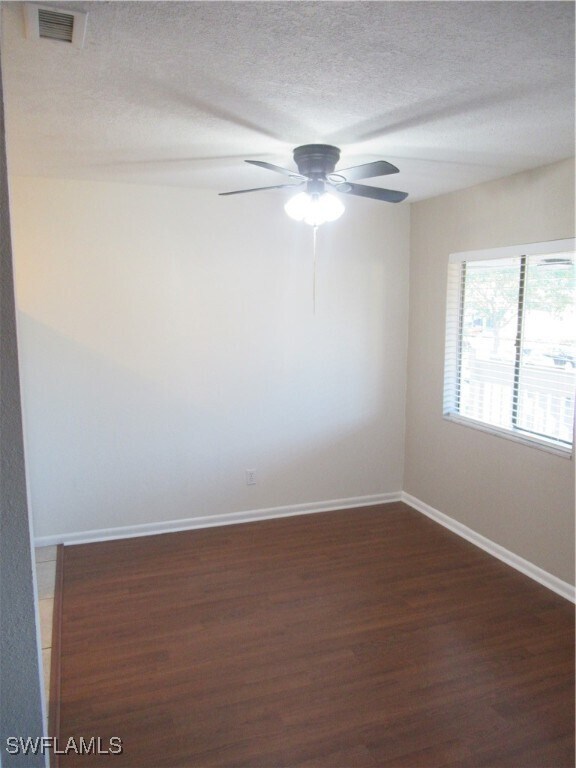 Building Photo - 4605 Bayshore Dr