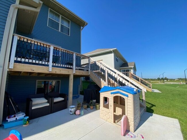 Building Photo - $2,550 | 4 Bedroom, 3.5 Bathroom House | Pets Negotiable | Available for a January 1st, 2026 Move...