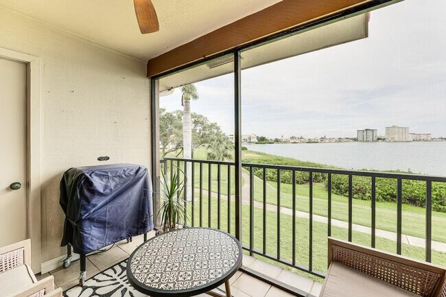 Building Photo - 6218 Palma Del Mar Blvd S