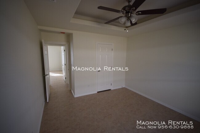 Building Photo - Tulipan Villas Apartments