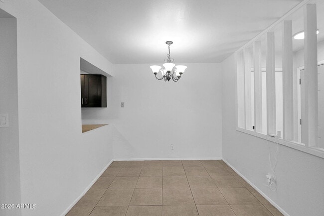 Building Photo - 1808 E Center Ln