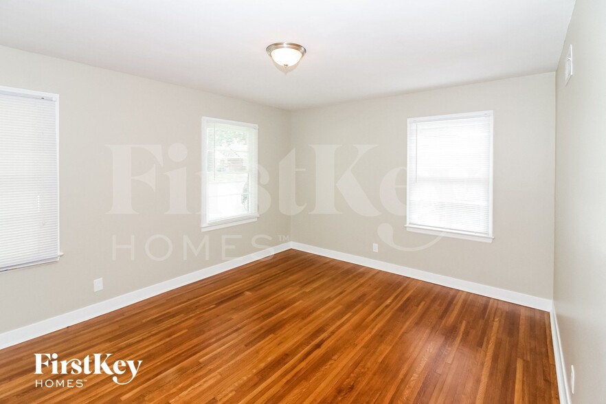 Building Photo - 4516 Leatherwood Ave