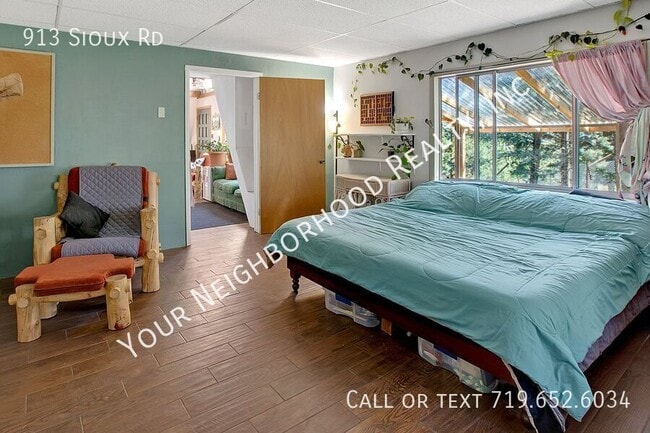 Building Photo - 913 Sioux Rd