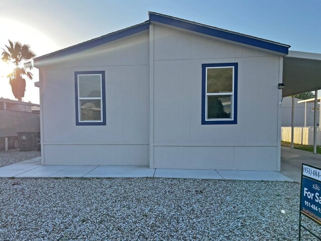 Building Photo - 21100 State St