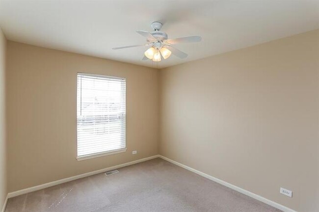 Building Photo - 530 Saratoga Circle